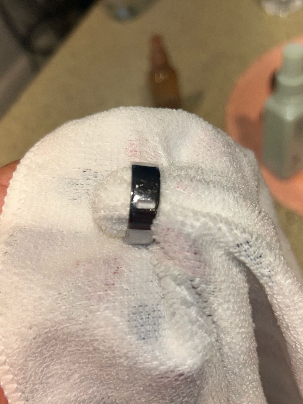 Oura Ring 4 Size 8 – Silver – Works Great + Charger - Picture 3 of 7